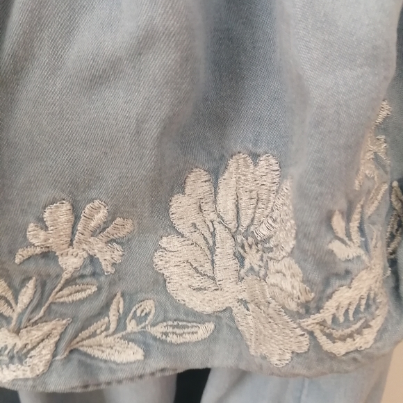 pretty one-piece for women with flower pattern - Picture 3 of 4